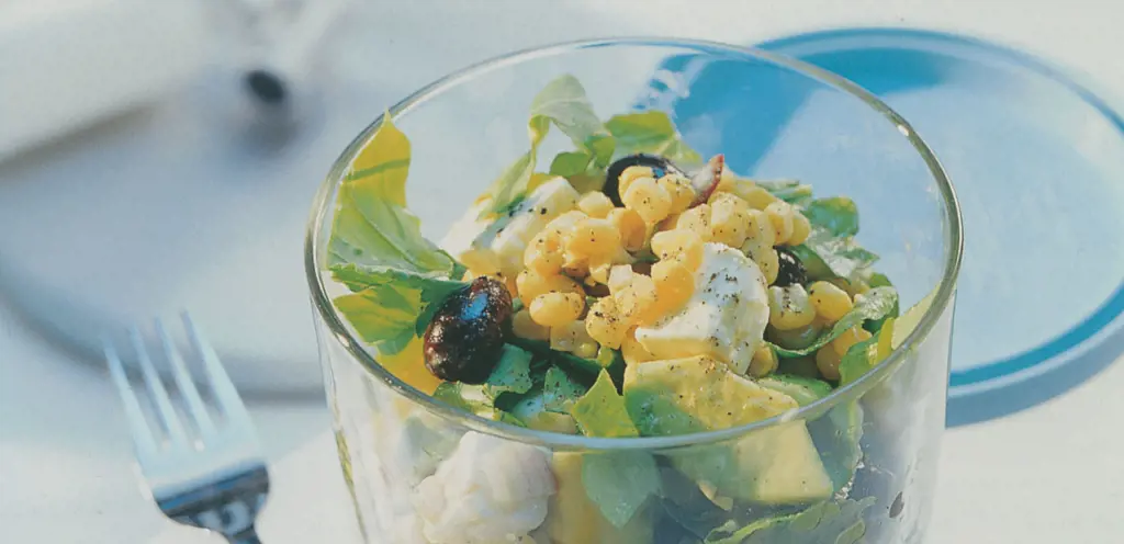 Salade de maïs et d'avocat à la roquette