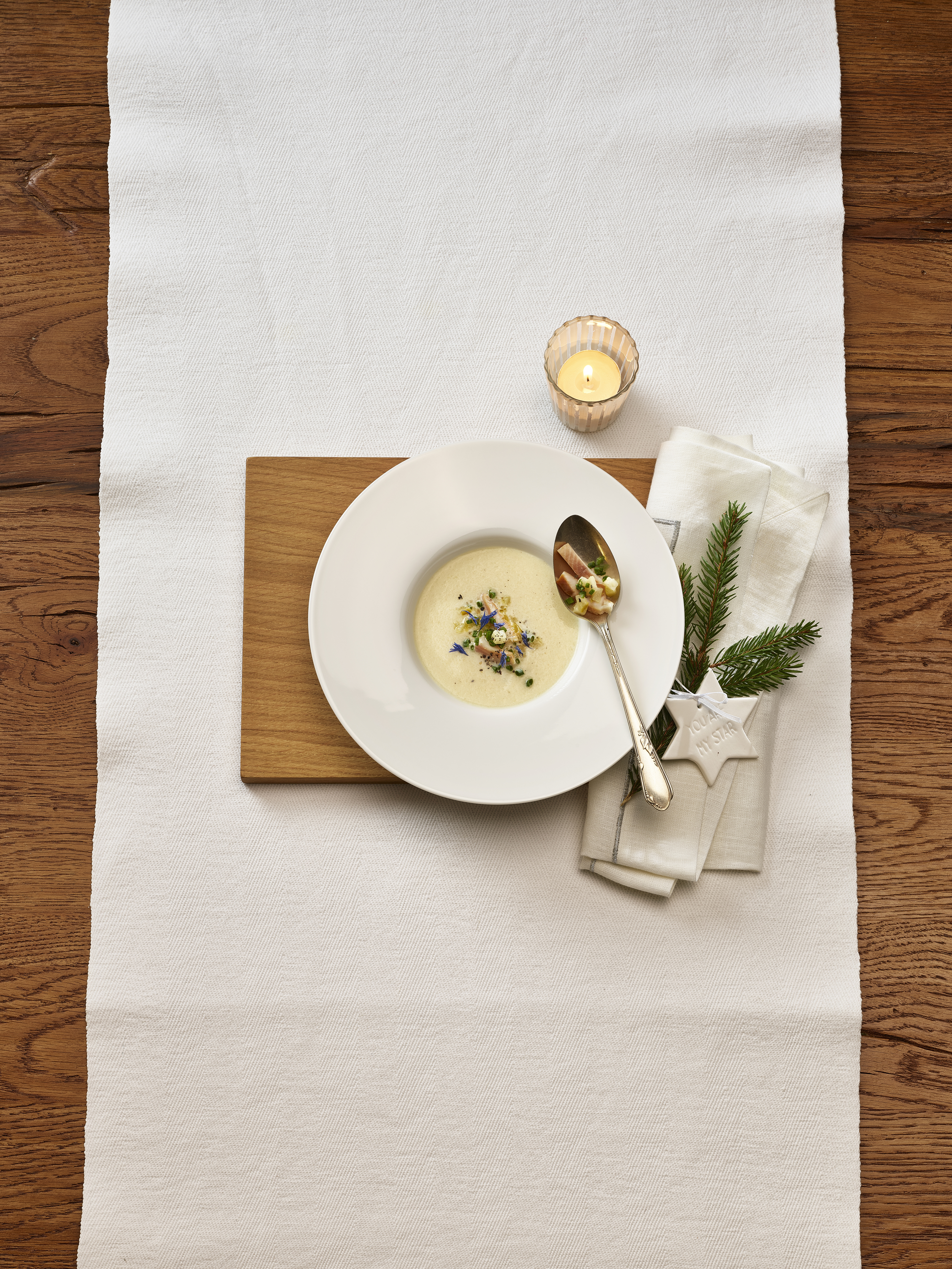 Velouté de céleri aux poires et à la truite fumée