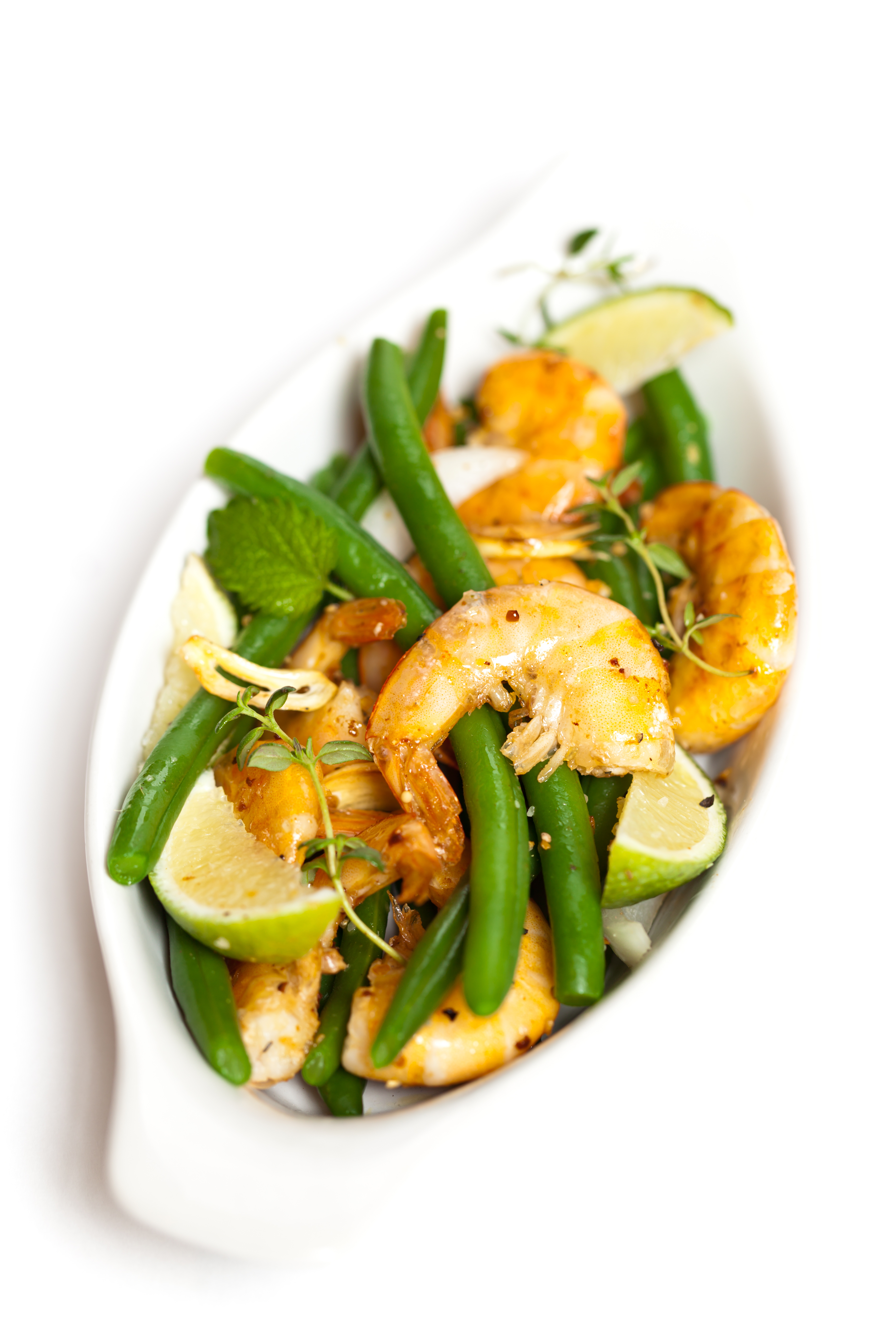 Salade tiède de légumes avec pois chiches et crevettes