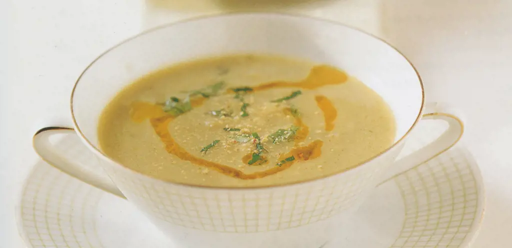 Soupe d'artichauts aux fines herbes