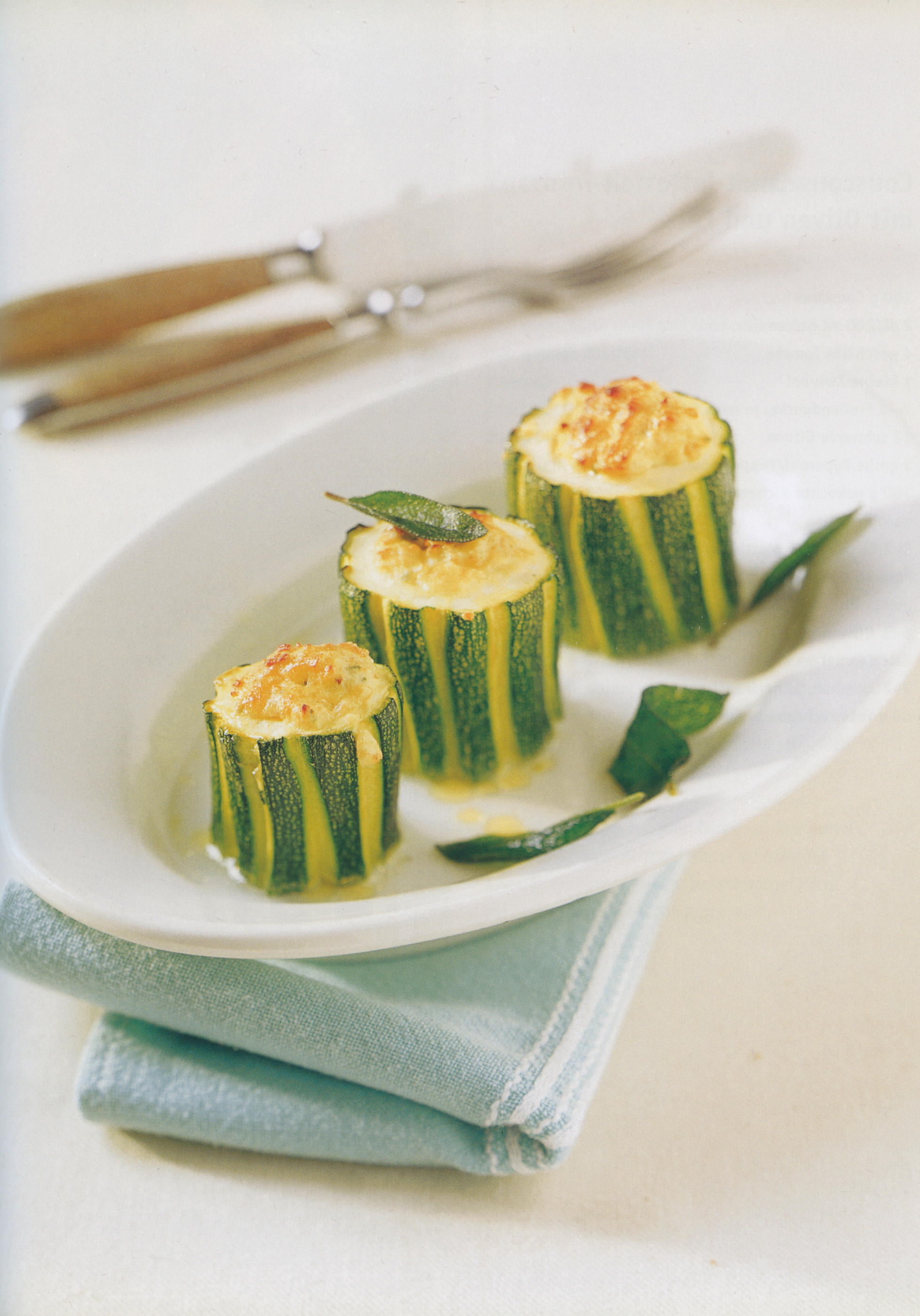 Courgettes farcies avec sauce aux herbes