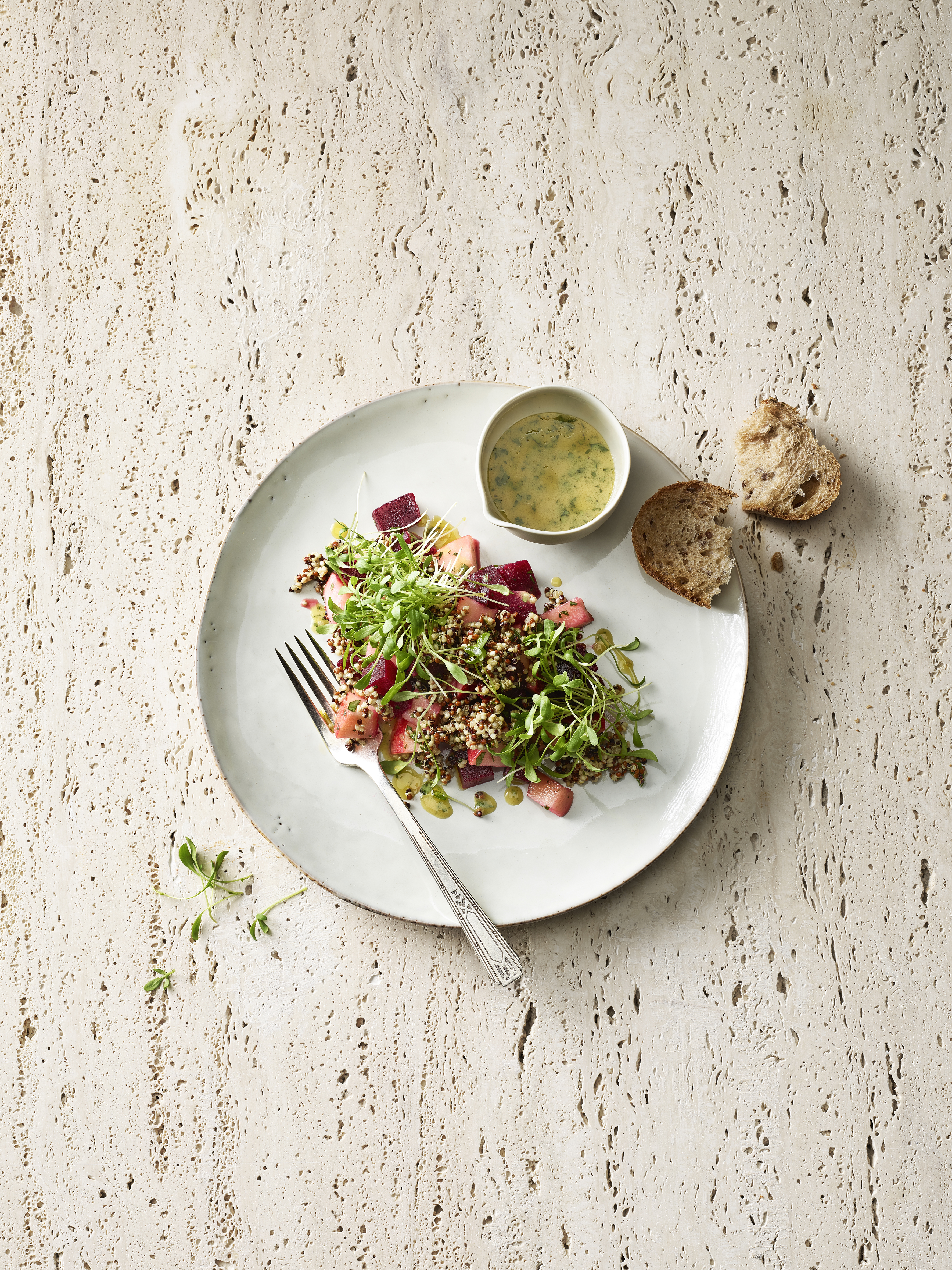 Salade de betterave rouge, pomme et quinoa